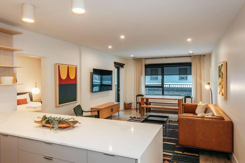 Tally Ho By Revelstoke Vacations Exterior foto