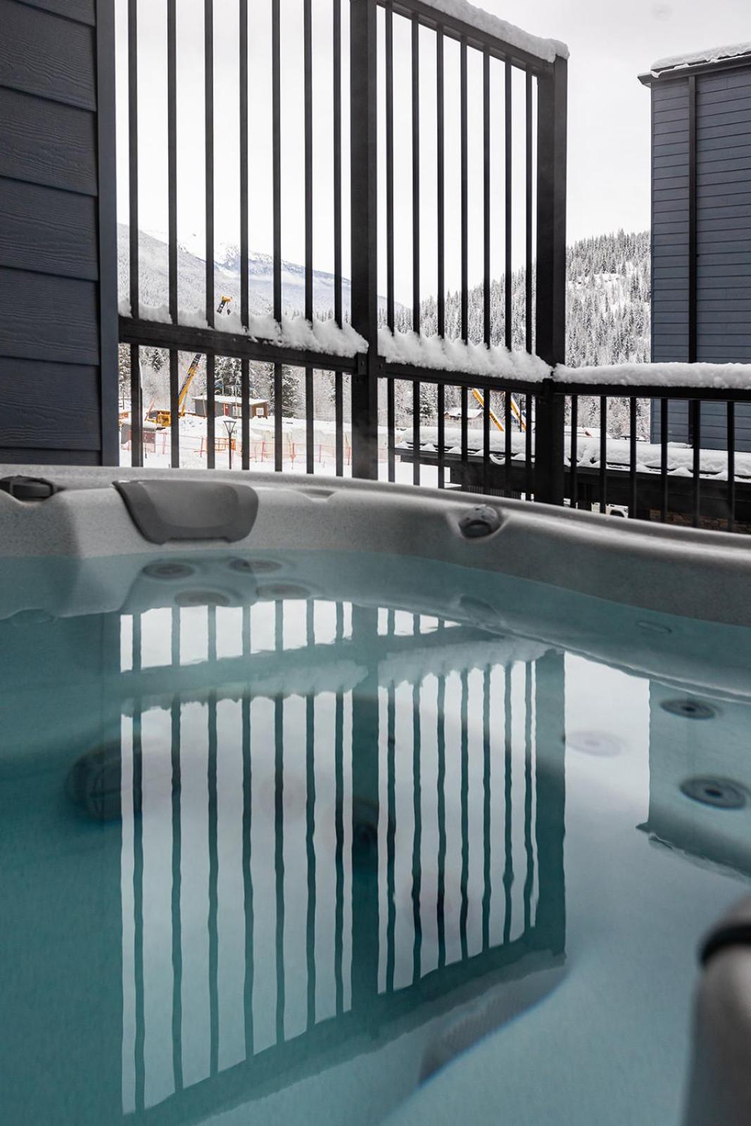 Tally Ho By Revelstoke Vacations Exterior foto